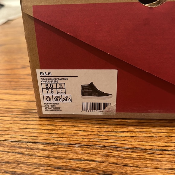 Limited Edition Vans SK8- Hi 7.5w/6.0m - Picture 3 of 5